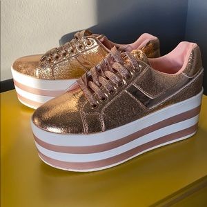 Platform sneakers